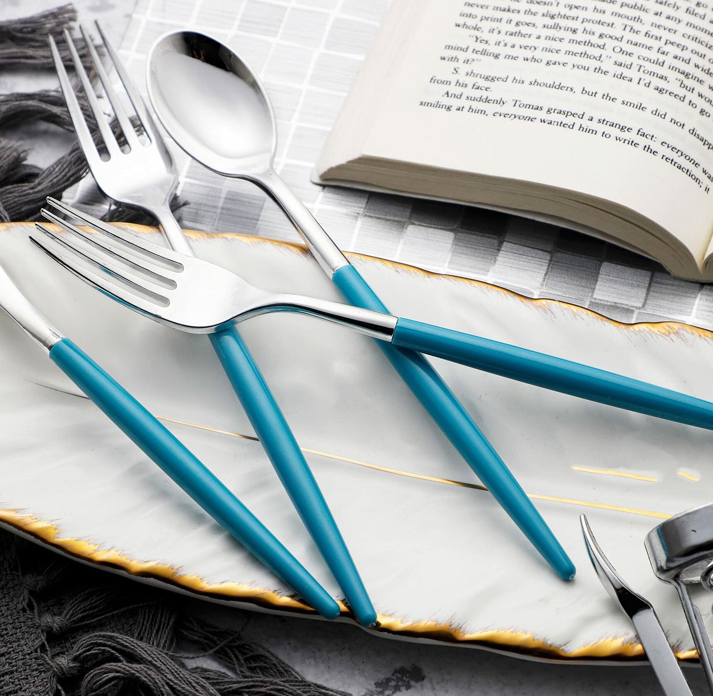 WELLIFE 120pcs Rose Gold Plastic Cutlery Set Forks Knives Spoons Party