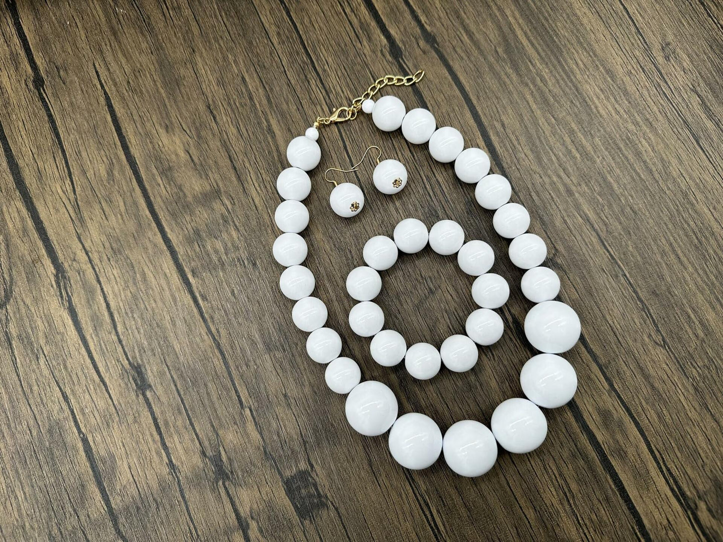 [Like New] JHWZAIY White Acrylic Beaded Necklace Chunky Statement 02 Set