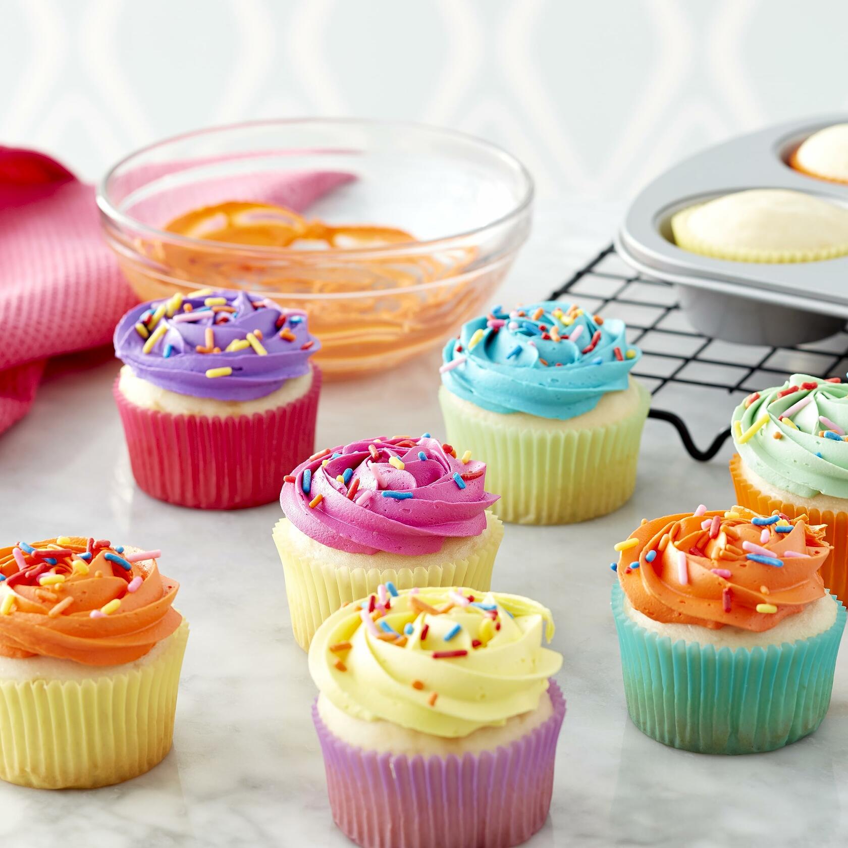 Wilton Navy Blue Gold Piping Tips Cake Decorating Set 17-Piece Stainless Steel