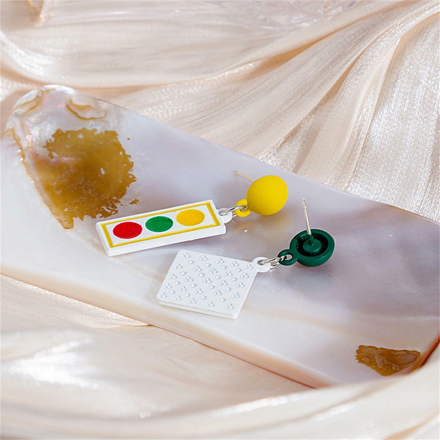 swglcowo Asymmetric Traffic Light Earrings Enamel Black White Rectangle Rhombus