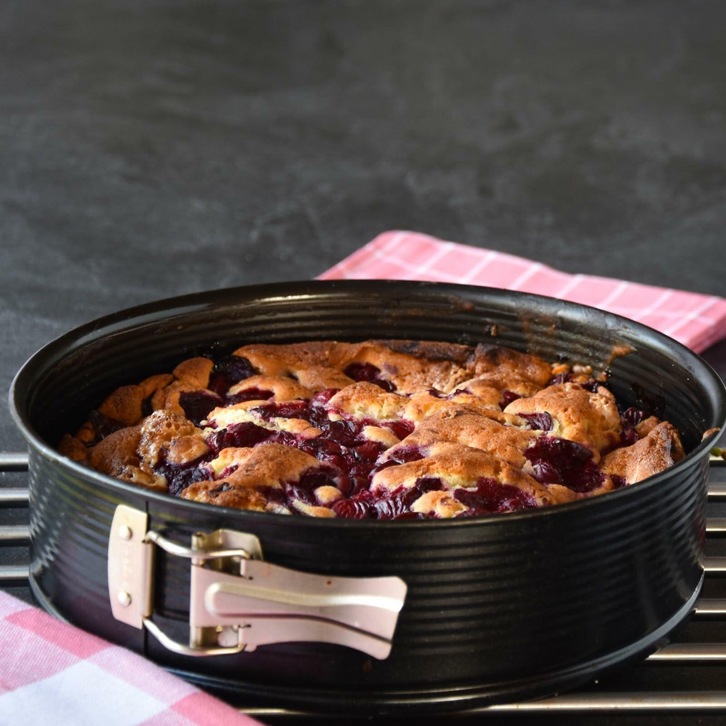 uxcell 4 Inch Nonstick Springform Pan Removable Bottom Leakproof Black 1pcs