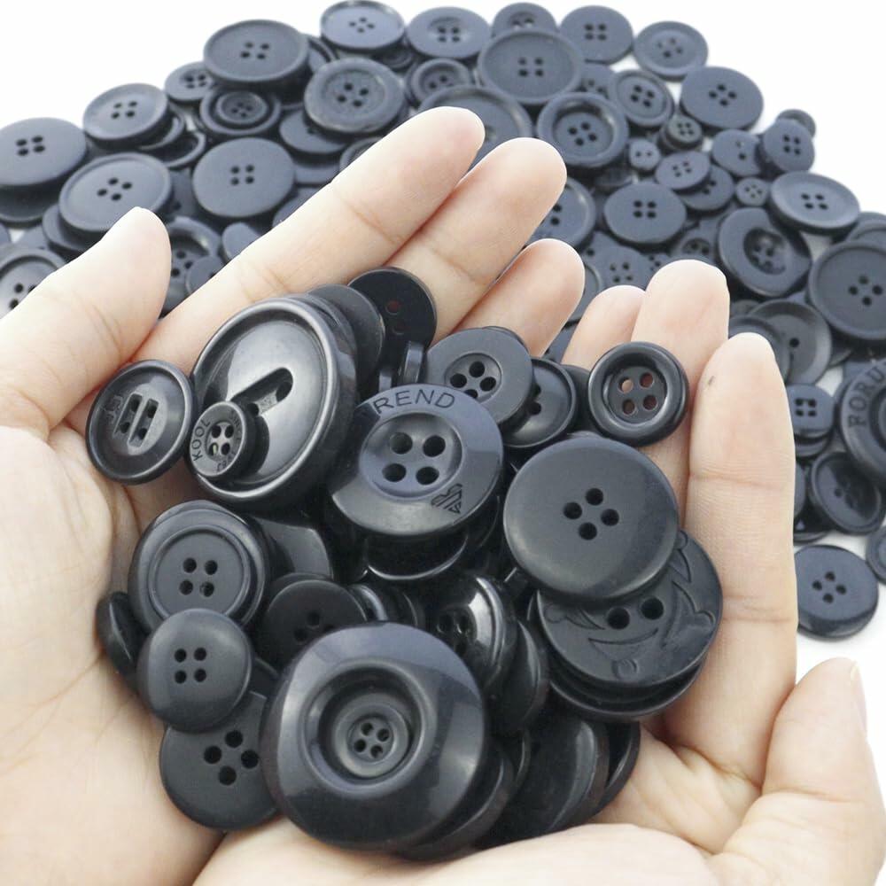 MEIYOUJU AM 600 Pcs Black Resin Round 4-Hole Sewing Buttons Mixed Sizes