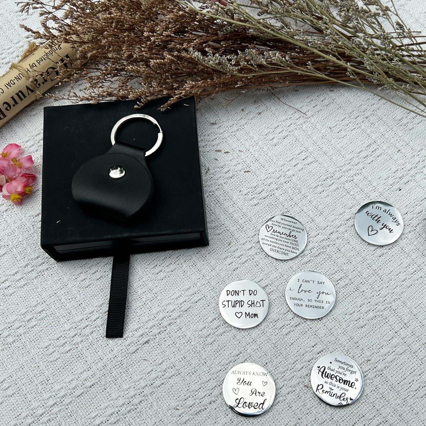 HHXFLY Pocket Hug Leather Keychain Inspirational Gift Box Small