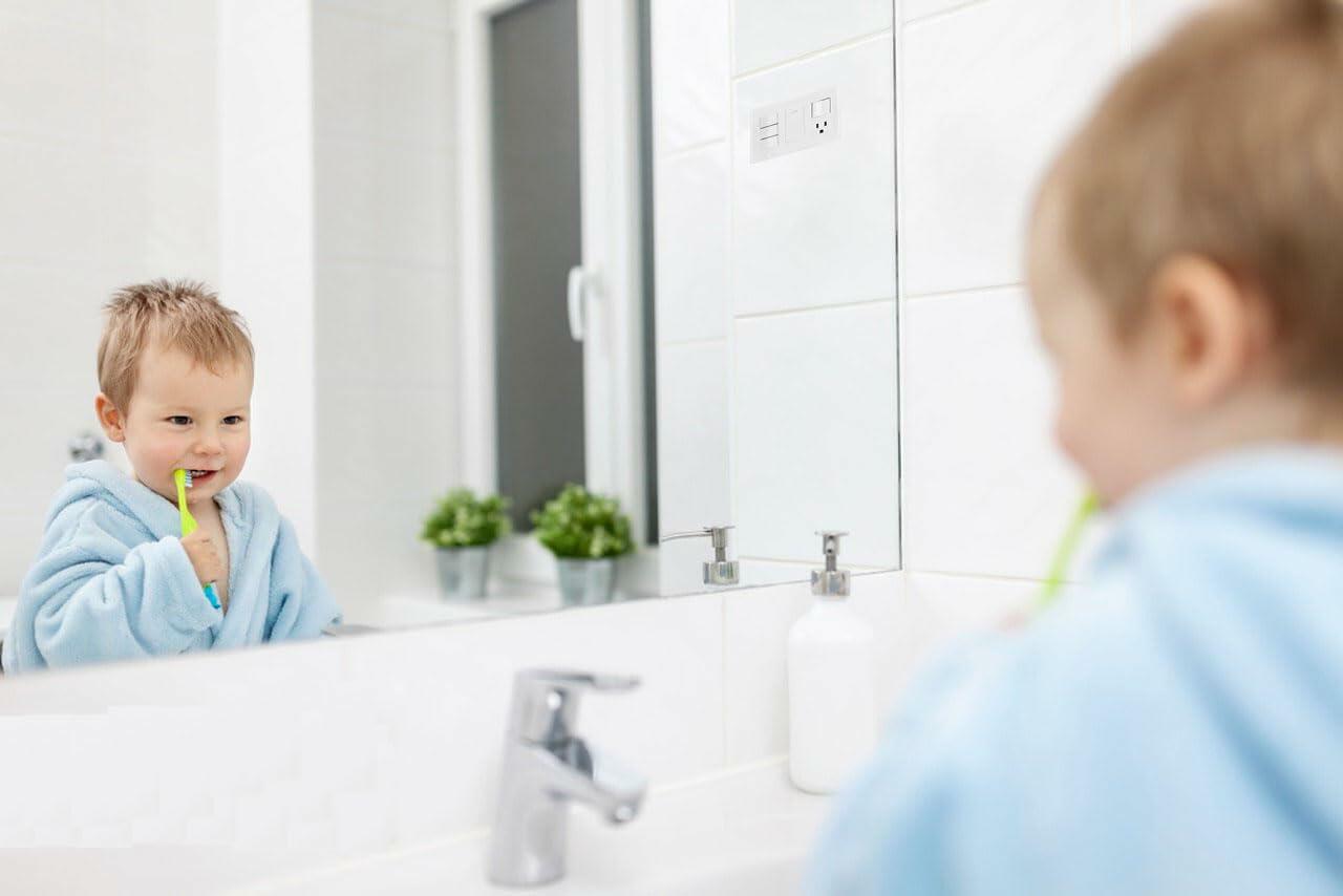 VJWEOU Decorative 3-Gang Light Switch Outlet Wall Plate Cover White 3 Pack