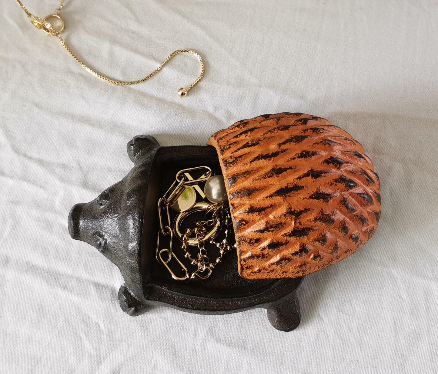 BSTWISH Iron Hedgehog Key Hider Outdoor Garden Decoration Red