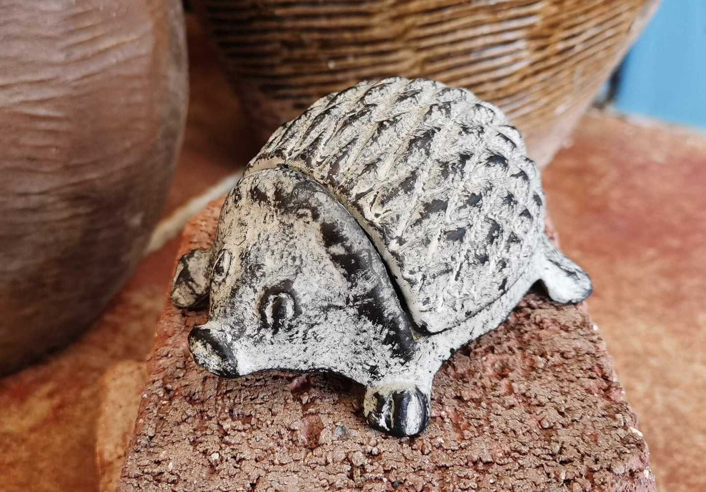 BSTWISH Iron Hedgehog Key Hider Outdoor Garden Decoration Gray