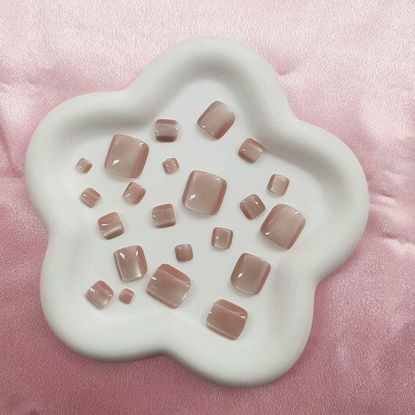 YOJIATOP Cat Eye Press On Toenails 24pcs Light Brown Square Plastic