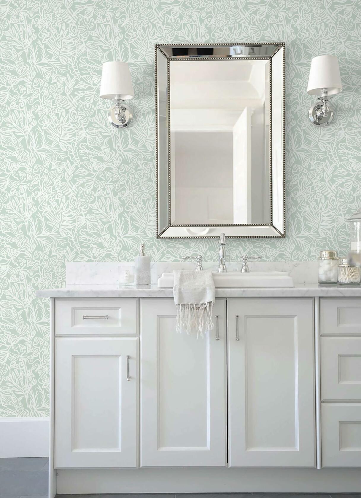 Fiula Peel and Stick Wallpaper Green White Leaf 17.3inx78.7in Removable Vinyl