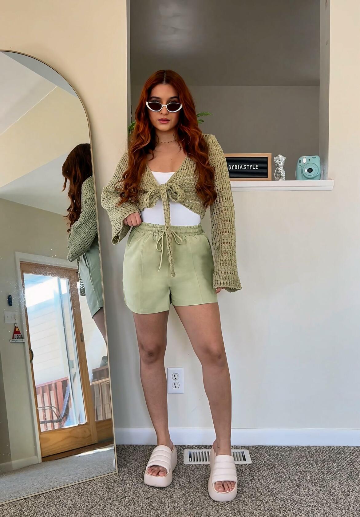 luvamia Women's Loose High Waist Lint Green Shorts Size Small