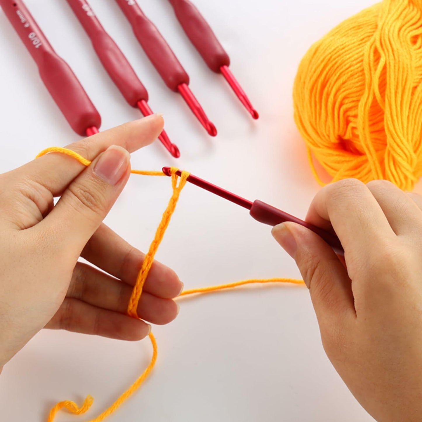 OYEUYID Red Crochet Hook Set 9 Sizes 2-6mm Soft Handle Aluminum