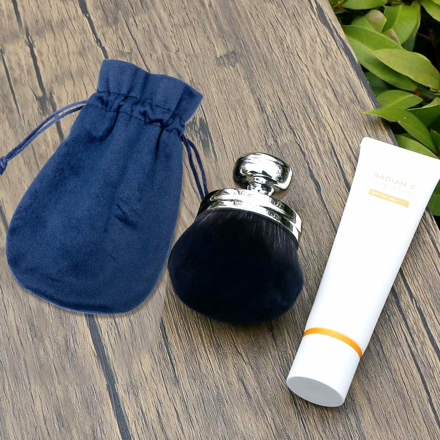 BABYSHEEP Blend & Blur Body Makeup Brush Kabuki 3in Wide Head Silver