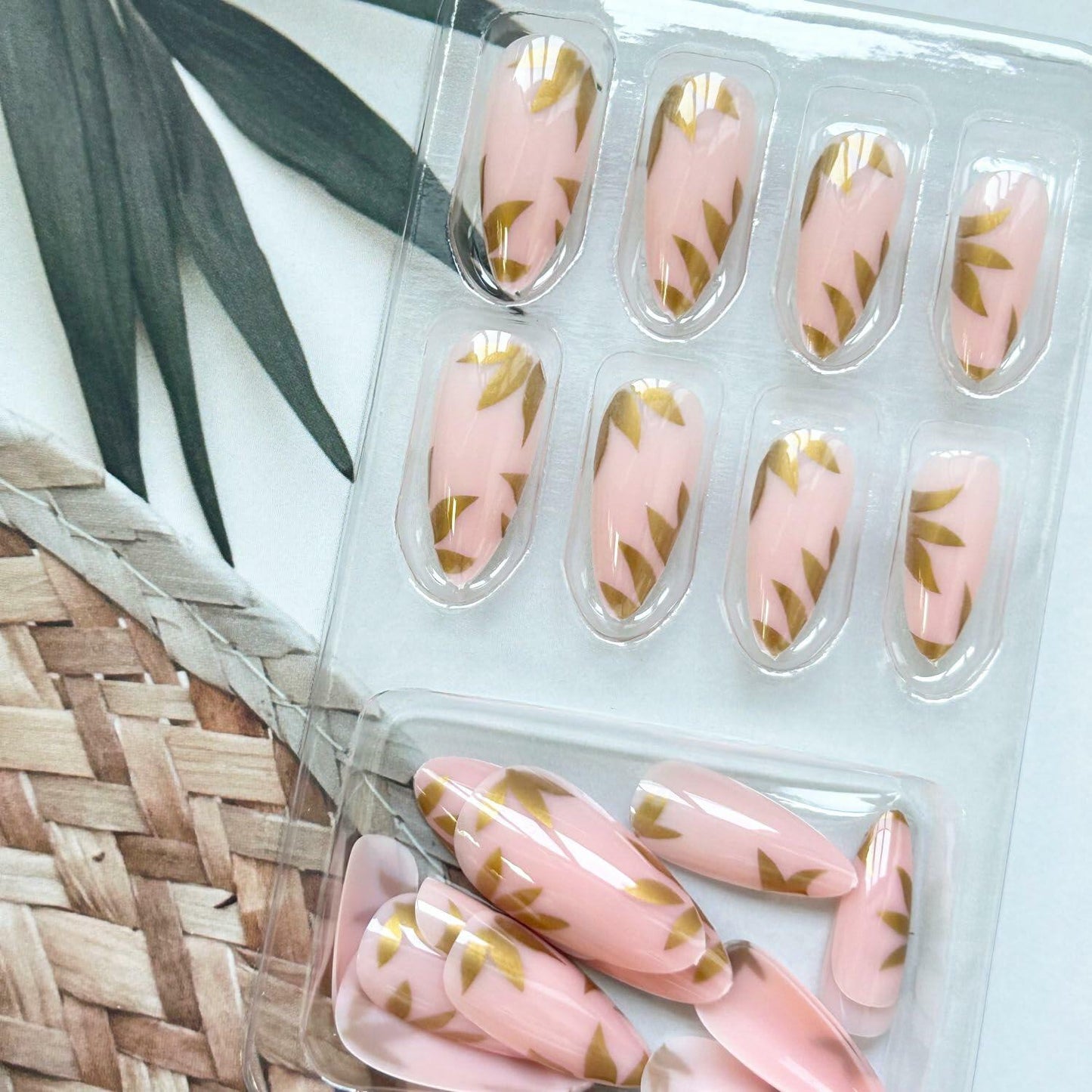 GRITOSE 24 Pcs Fall Maple Leaves Almond Medium Pink Matte Press On Nails