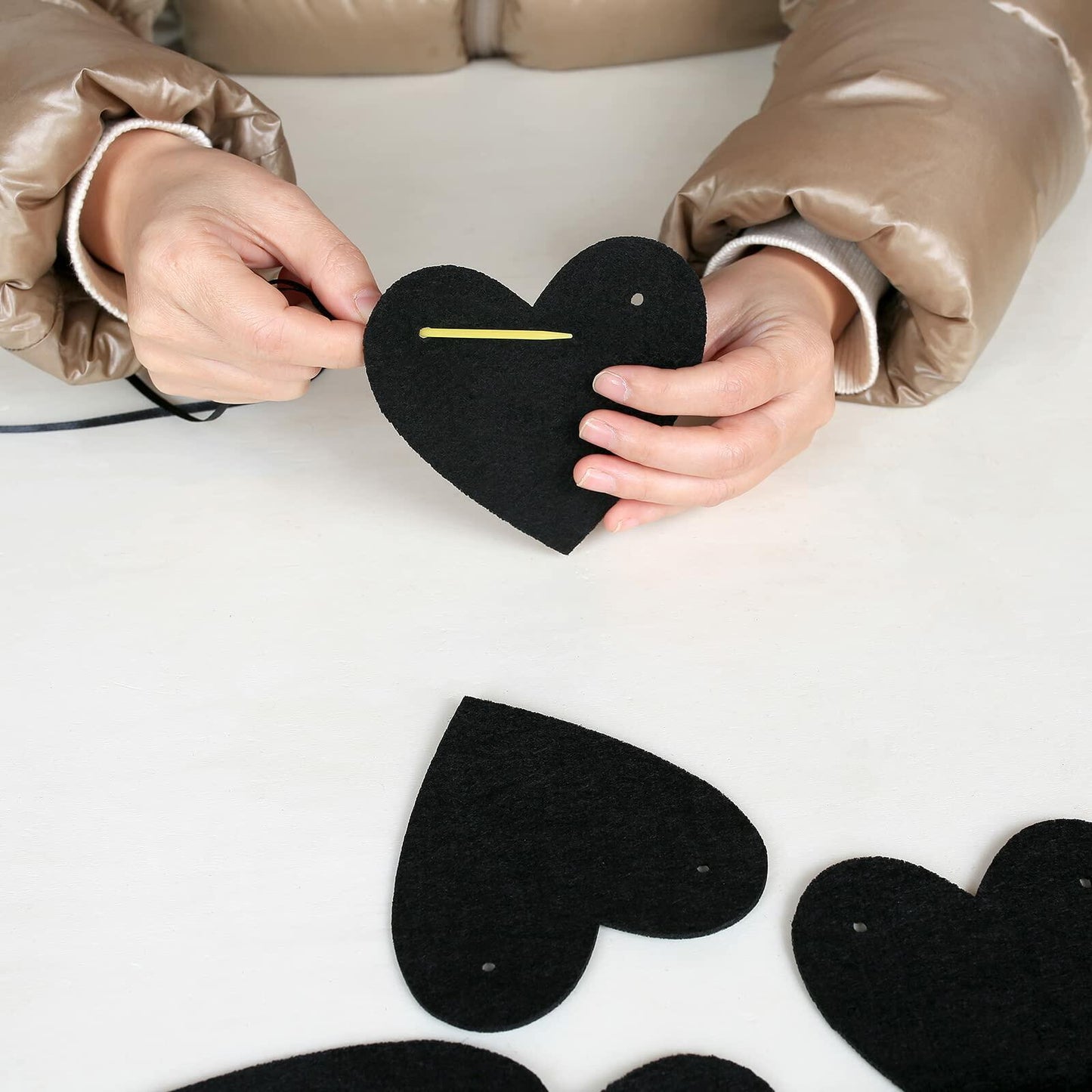 Guzon 4 Sets Black Heart Felt Banners Gothic Wedding Valentine Party Decor