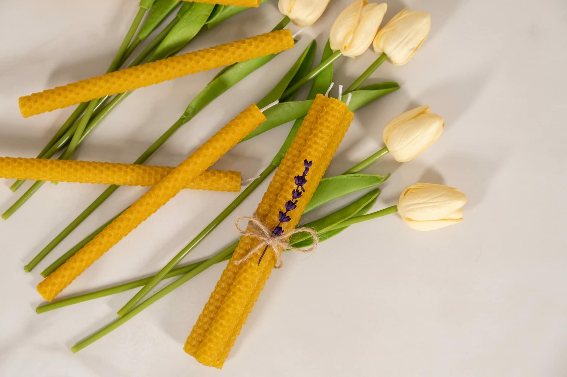 FLAPINKO Handmade Beeswax Taper Candles 10 Pcs Honeycomb Gift Box
